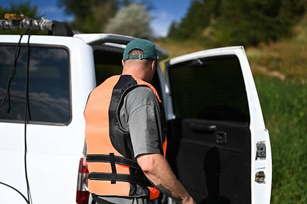Field Service Vehicles windshield repair in bartlesville